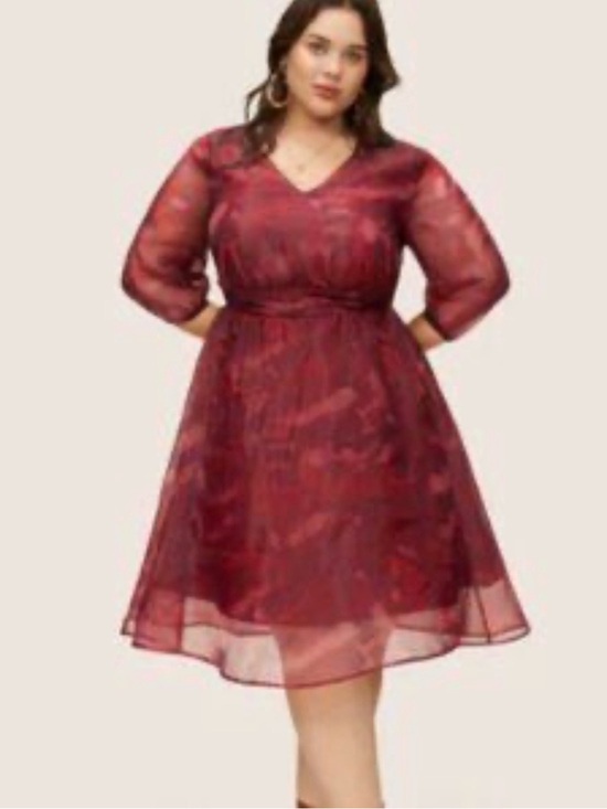 BloomChic Dresses & Skirts - BloomChic vibrant pink and red patterned dress size 18-20